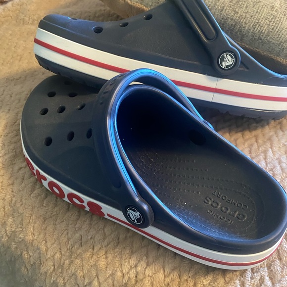 NWT Crocs-navy with white and red - Picture 4 of 5